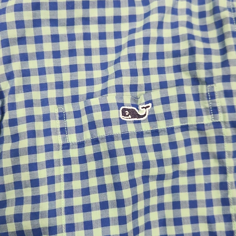Vineyard‎ Vines buttonup shirt